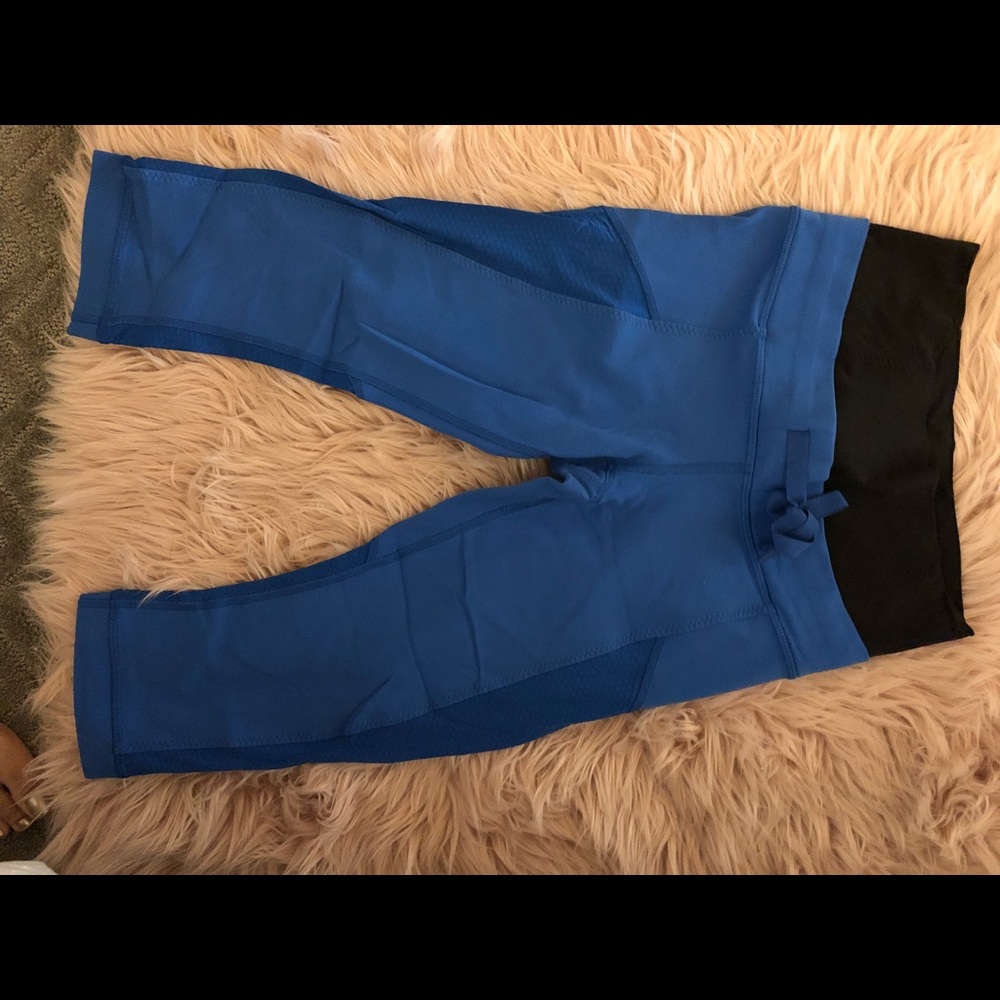 Blue lululemon crop pants!